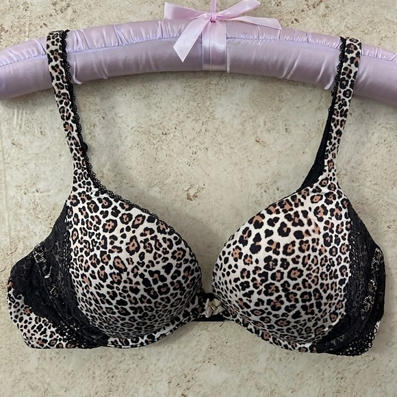 Victoria’s Secret Bra Body By Victoria Push Up Pigeonnant size 34C - Picture 8 of 8